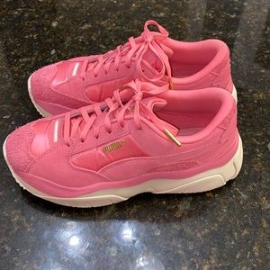 Retro Pink Pumas Size 7